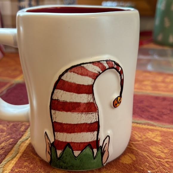 RAE DUNN ARTISAN SANTAS LITTLE HELPER MUG. NWT - Picture 2 of 4